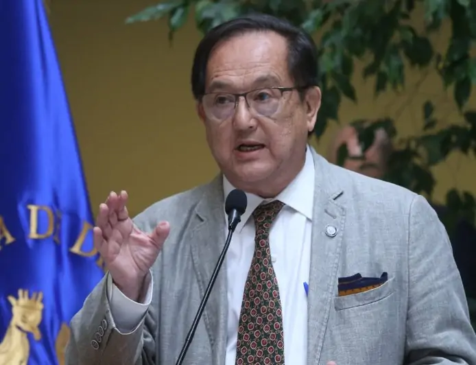 Diputado Lilayu impulsa proyecto para permitir defensa contra jaurías que ataquen ganado: "Usted tiene derecho a defenderse si una manada está destruyendo su patrimonio"