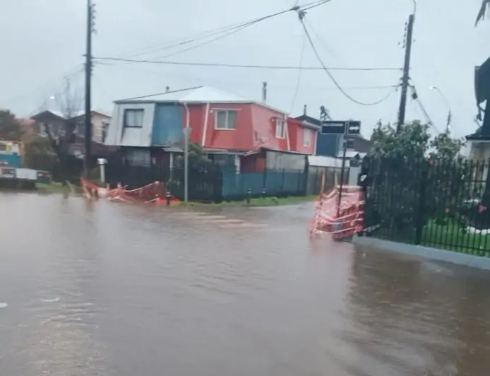 Municipio de Osorno despliega equipos por emergencia climática en puntos críticos de la comuna