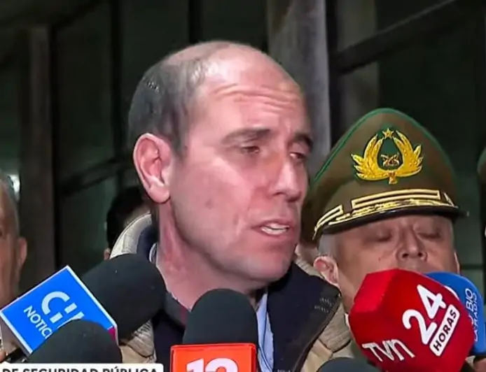 Carabinero herido en Valdivia sigue en "extrema gravedad" y sin posibilidad de traslado, según confirma Ministro Arrau