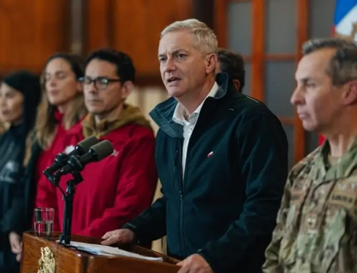 Aprobación de Kast cae a 37% y pesimismo ciudadano alcanza su nivel más alto desde 2015