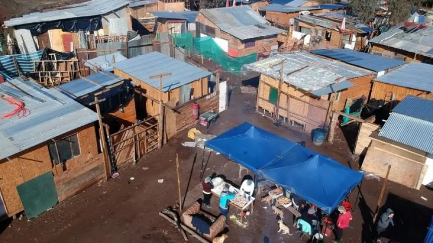 Estudio CEP revela cruda realidad de niños en campamentos con más acceso a beneficios, pero mayor exposición a drogas y violencia