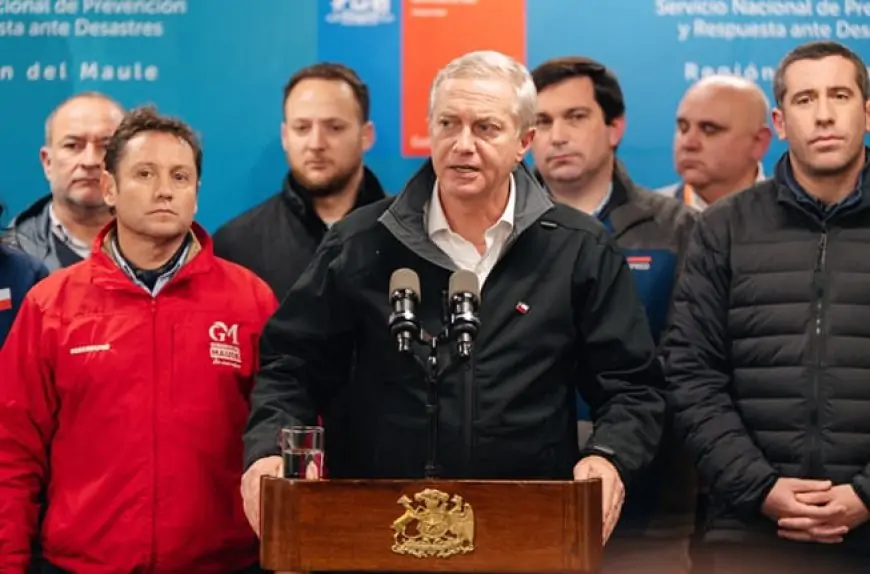 Aprobación de Kast sube a 39% y 52% cree que el gobierno actuó de forma oportuna ante el temporal: Carabineros es la institución mejor evaluada con 77%