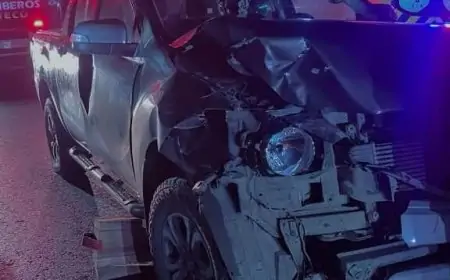 Bomberos de Crucero atiende accidente vehicular con lesionado tras atropello de vacuno