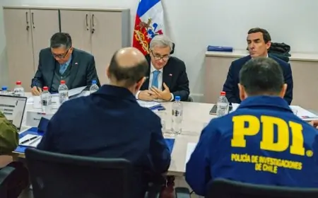 Encuesta Criteria muestra estancamiento en aprobación de Kast con un 35% y desaprobación escala al 55%