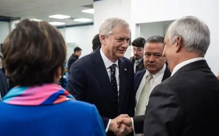 Cadem: aprobación de Kast sube al 41%  superando en un 2%  último resultado