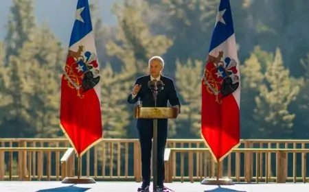 Cadem: aprobación de Kast sube a 40% y 44% respalda nuevo Estado de Excepción