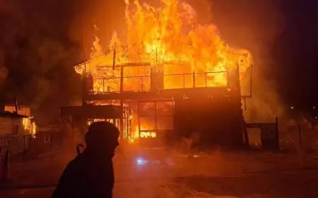 Voraz incendio destruye cuartel de Bomberos en Los Lagos y deja una persona fallecida