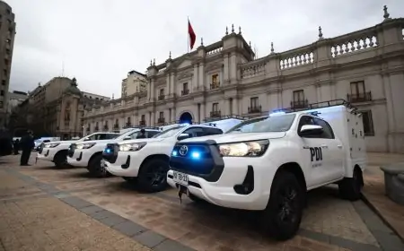 Presidente Kast encabeza en La Moneda entrega de 26 vehículos a la PDI y advierte que "Sin respaldo político, no sirven"