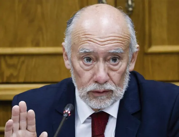 Senador Iván Flores destaca aprobación de ley que evita alza de hasta 20% en cuentas de la luz