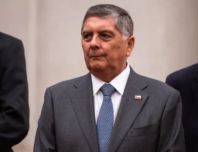 Gobierno recurre a TC por norma de servicios básicos y ministro Alvarado admite desconocer la acción