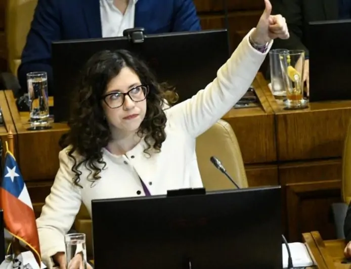 Gael Yeomans gana elecciones internas del FA con 54,7% y releva a Constanza Martínez