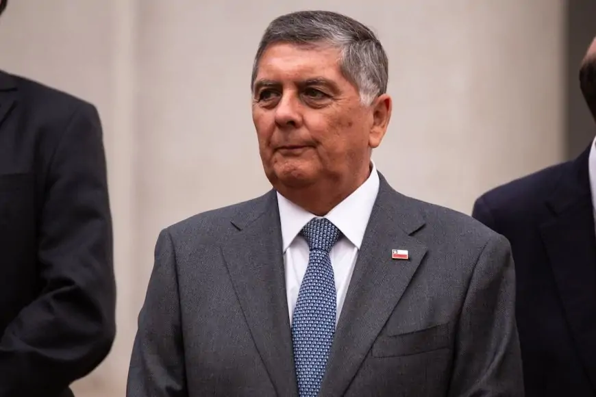 Gobierno recurre a TC por norma de servicios básicos y ministro Alvarado admite desconocer la acción