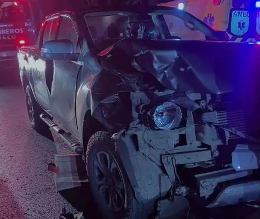 Bomberos de Crucero atiende accidente vehicular con lesionado tras atropello de vacuno