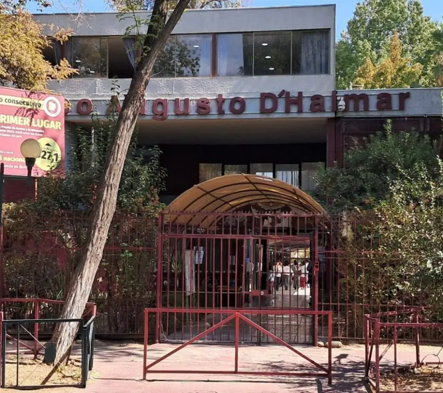 Amenazas de muerte a alumno que se opuso a paro lleva a suspender clases en liceo Augusto D’Halmar