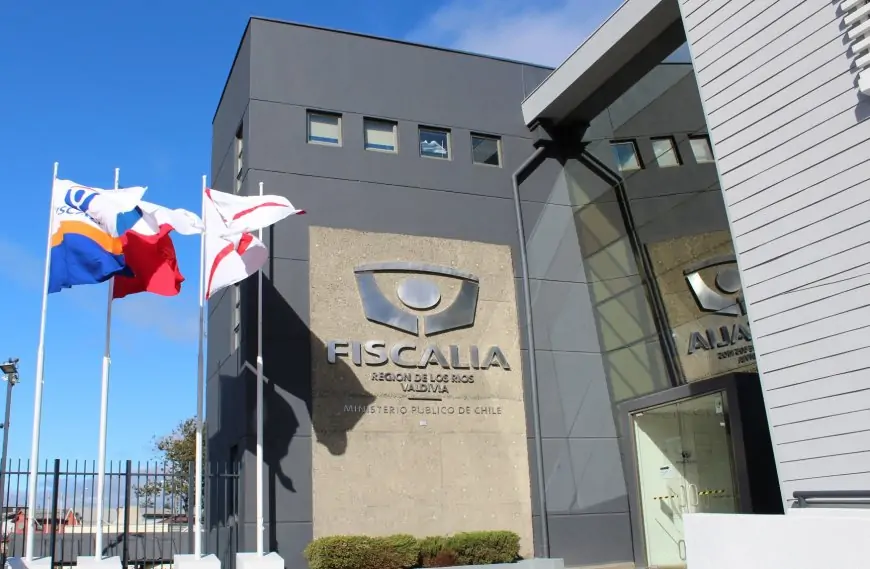 Adulto y adolescente quedan en prisión por homicidio calificado en Valdivia