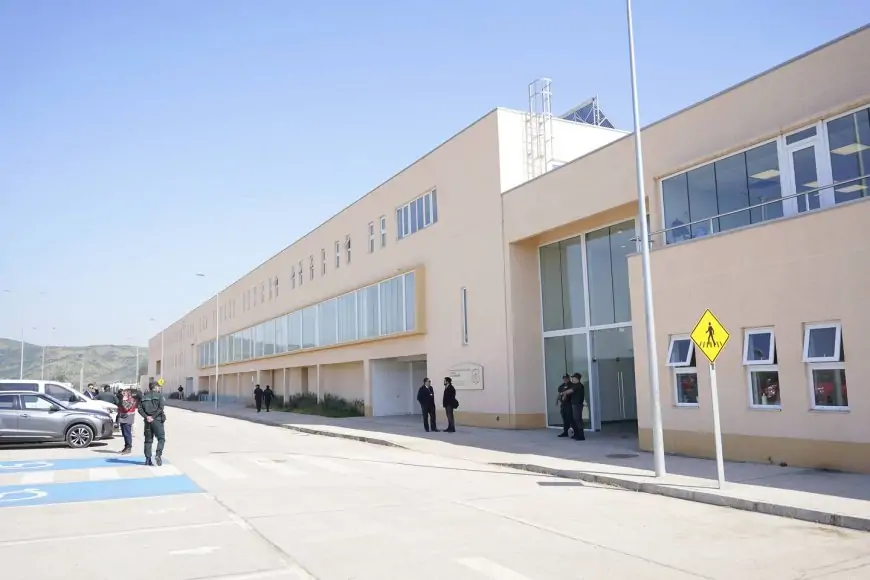 Polémica por menú de reos en cárcel de Talca: bases fijadas en gobierno de Boric son inalterables