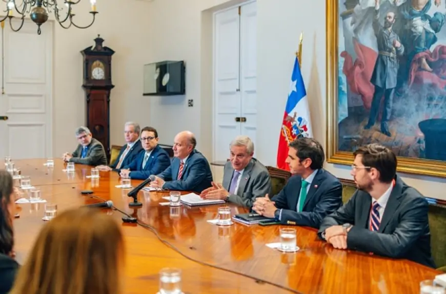 Presidente Kast presenta Comisión Asesora para modernizar el empleo público y convoca a 12 expertos asesores a Hacienda