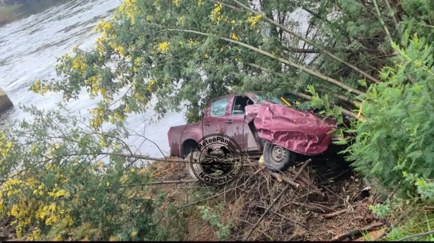 Carabineros investiga violento robo de vehículo que terminó volcado en el río Cruces