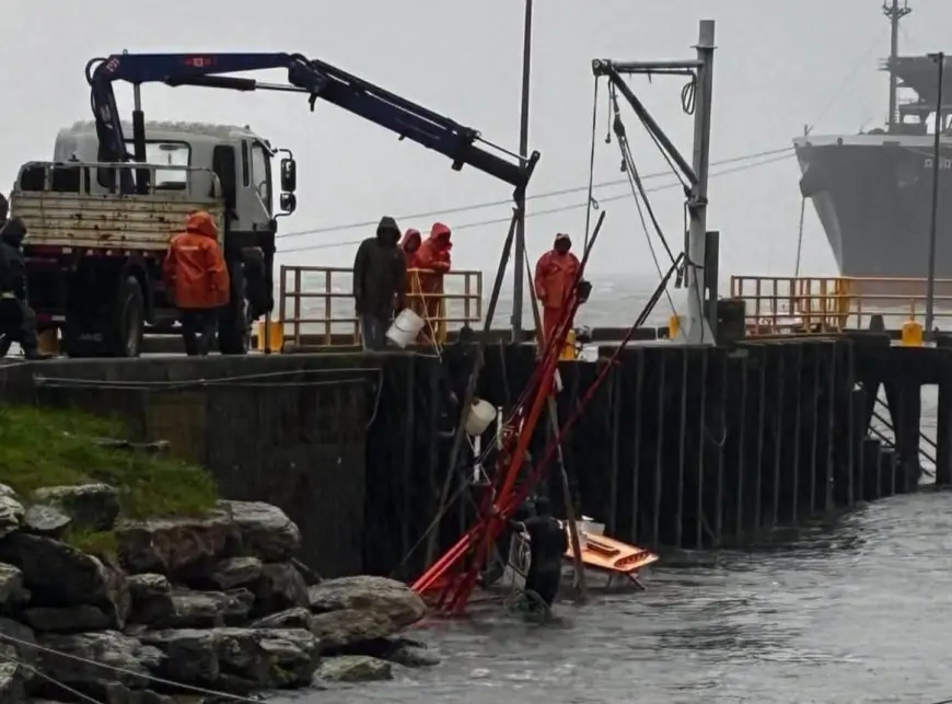 Embarcación se hunde en Caleta de Amargos, Corral, por fuerte temporal