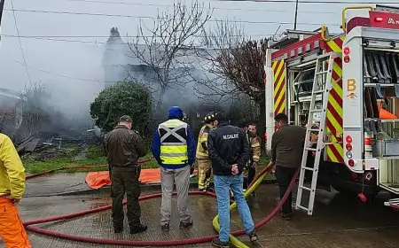 Incendio destruye vivienda de adulto mayor en Reumén: vecinos lo acogen tras perder todo