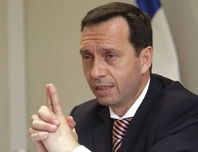 Director de la PDI rechaza que exdetectives imputados por secuestros cumplan prisión preventiva en cuarteles