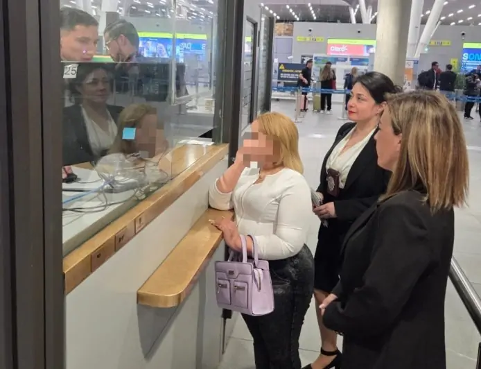 PDI Valdivia expulsa del país a ciudadana dominicana tras fiscalización en la vía pública