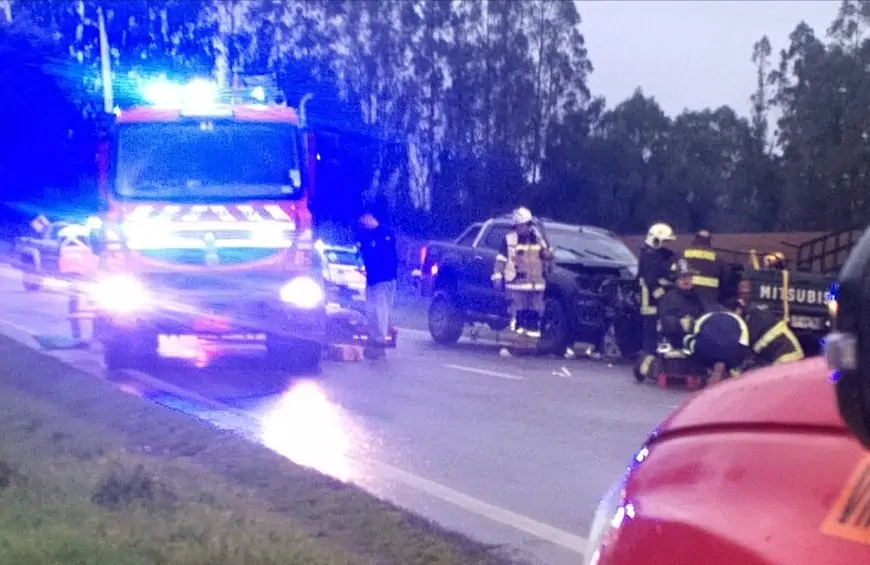 Conductor fallece y tres personas resultan lesionadas en colisión frontal en ruta T-34 entre Máfil y Valdivia