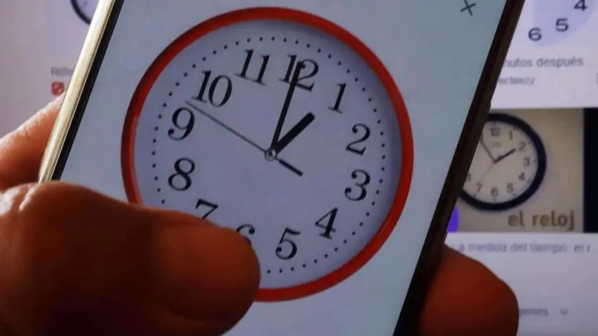 Esta noche cambia la hora en Chile y 14 regiones adelantan sus relojes una hora
