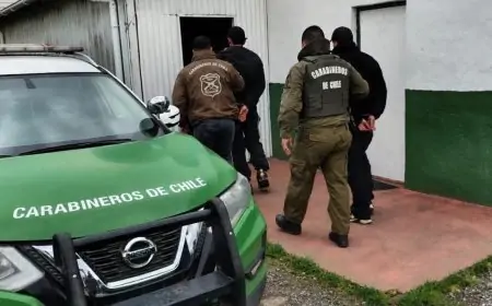 Dos detenidos en Río Bueno: uno por orden vigente y otro por microtráfico