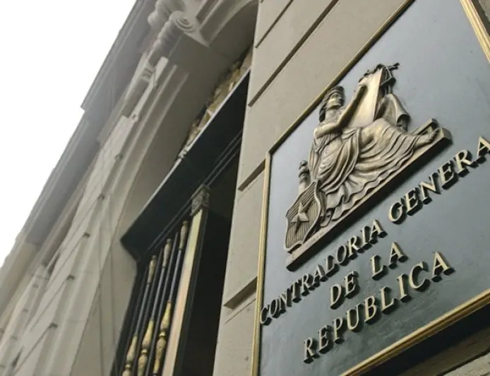 Contraloría detecta 7.207 funcionarios públicos que viajaron al extranjero con licencia médica en 2025