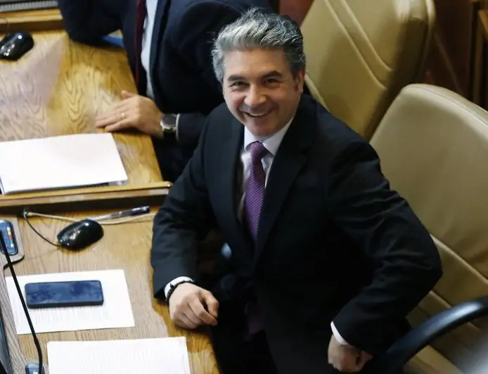 Diputado Omar Sabat es sobreseído en causa por conducción en estado de ebriedad