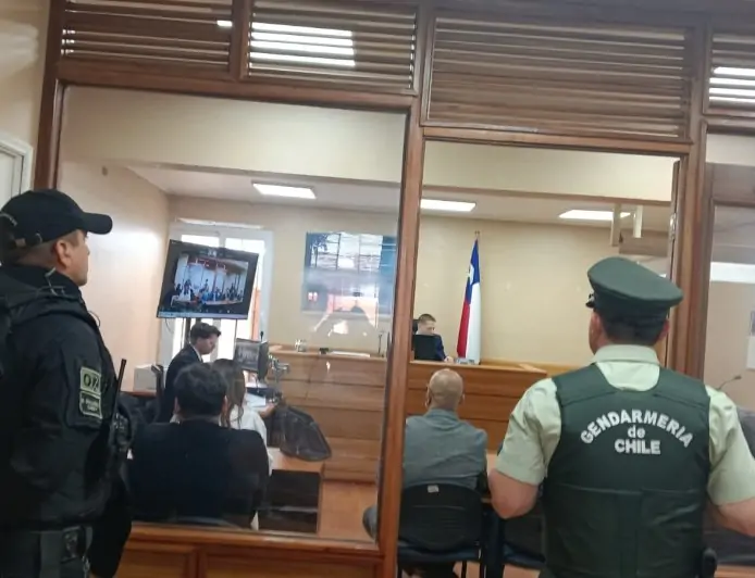 Prisión preventiva para alcalde de Río Bueno y empresario Héctor Meza por cohecho y lavado de activos