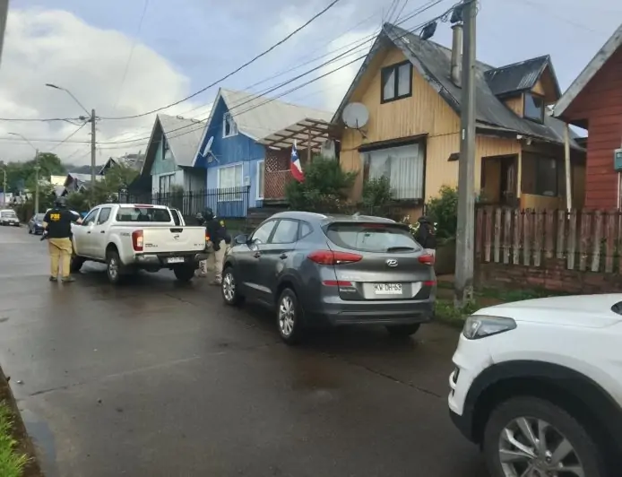 PDI detiene a tres personas por microtráfico e incauta droga en Río Bueno y Lago Ranco