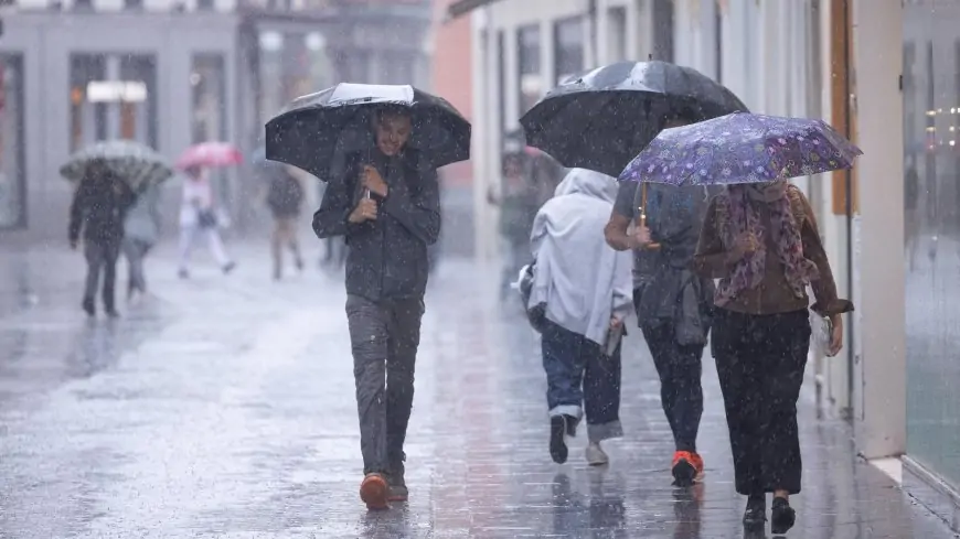 Senapred alerta por probables tornados y tormentas eléctricas en Los Ríos este fin de semana