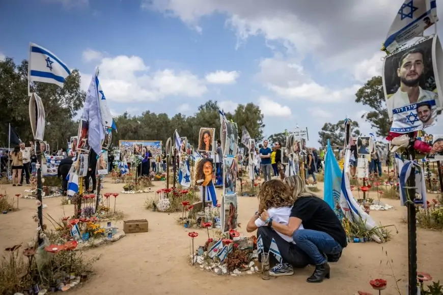 "Seremos el símbolo de elegir la vida": el kibutz Be'eri renace tres años después de la masacre de Hamás