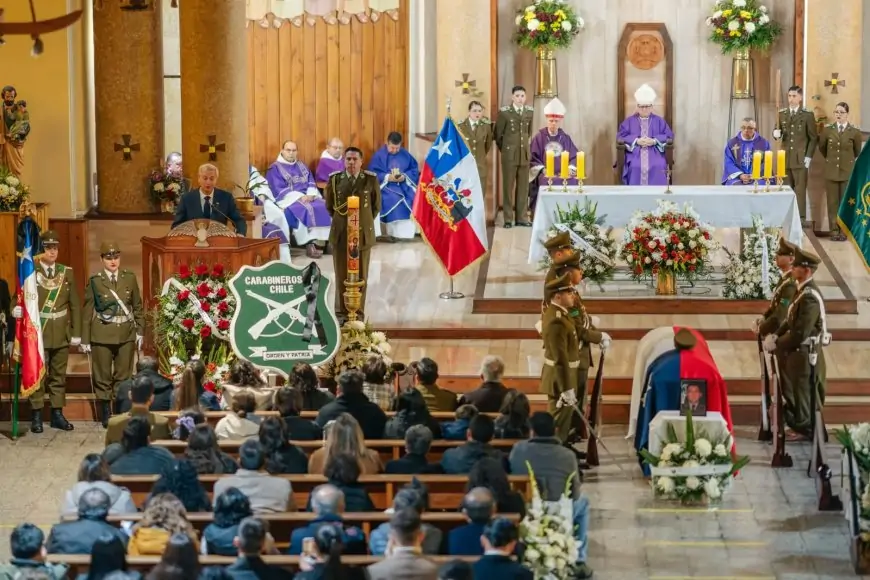 Presidente Kast en funeral del suboficial Urrea: "Vamos a pedir las máximas sanciones"