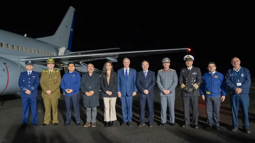 Presidente Kast arribó a Los Ríos para participar en Encuentro Empresarial del Sur en Valdivia