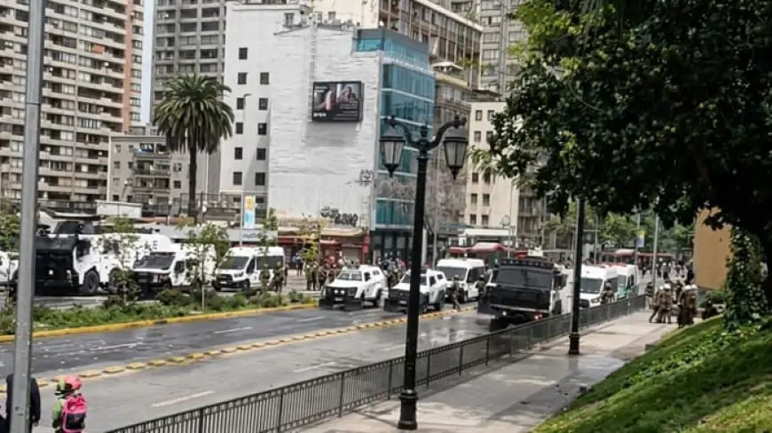 Marcha por el 18-O en Santiago deja 29 detenidos y carabineros lesionados por incidentes