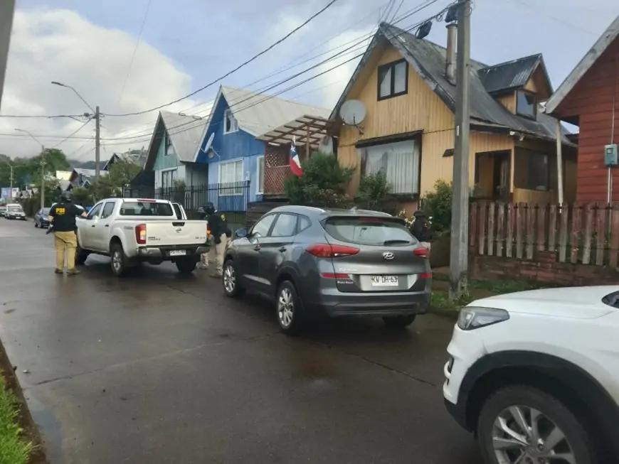 PDI detiene a tres personas por microtráfico e incauta droga en Río Bueno y Lago Ranco